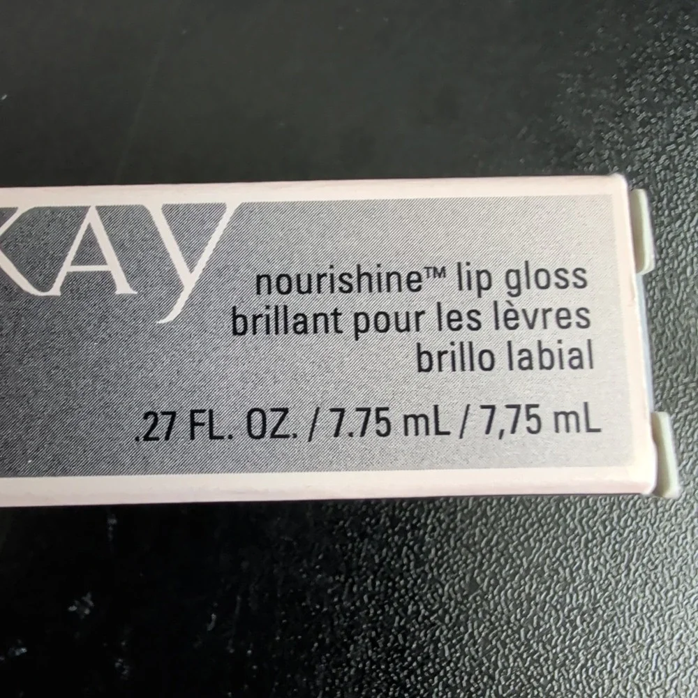 Mary Kay NouriShine Lip Gloss Starry 016966 Shimmer Sparkle .27 fl oz New in Box